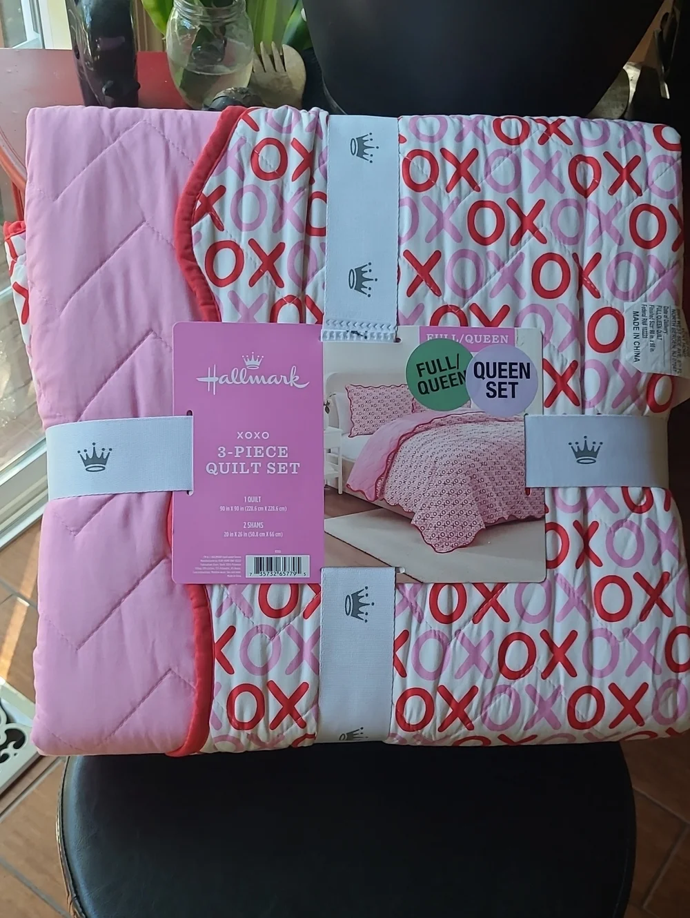 Hallmark XOXO Queen Quilt Set